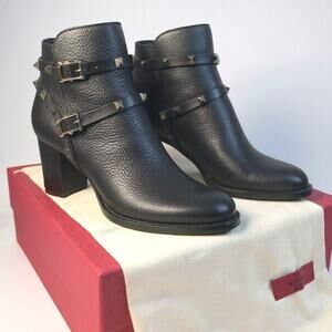 Valentino Garavani Rockstud Ankle Boots Black Leather Gold Studs 37.5 w/Box Bag